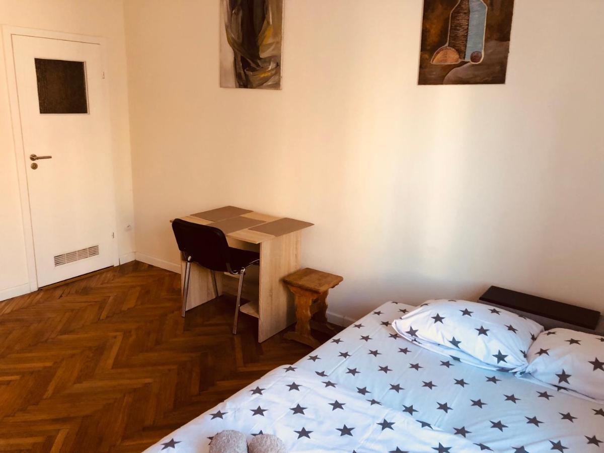 Gallery Apartment Lviv Bagian luar foto